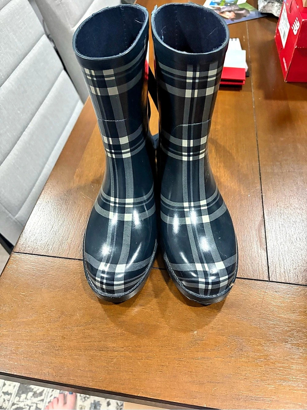 Plaid Rubber Rain Boots in Black & White